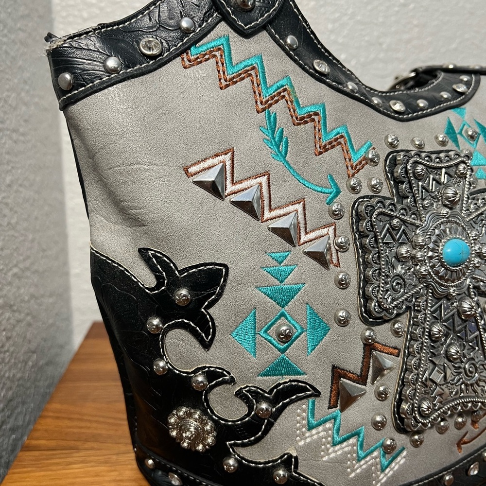 Elegant Black and Gray Embroidered Women's Shoulder Bag - Picture 11 of 12